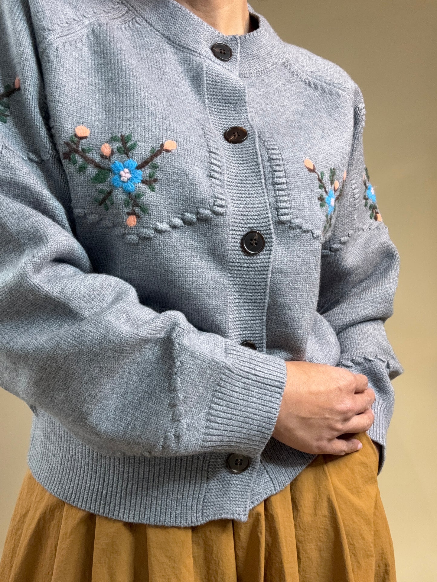 Embroidered Vintage Knit Cardigan – Gray