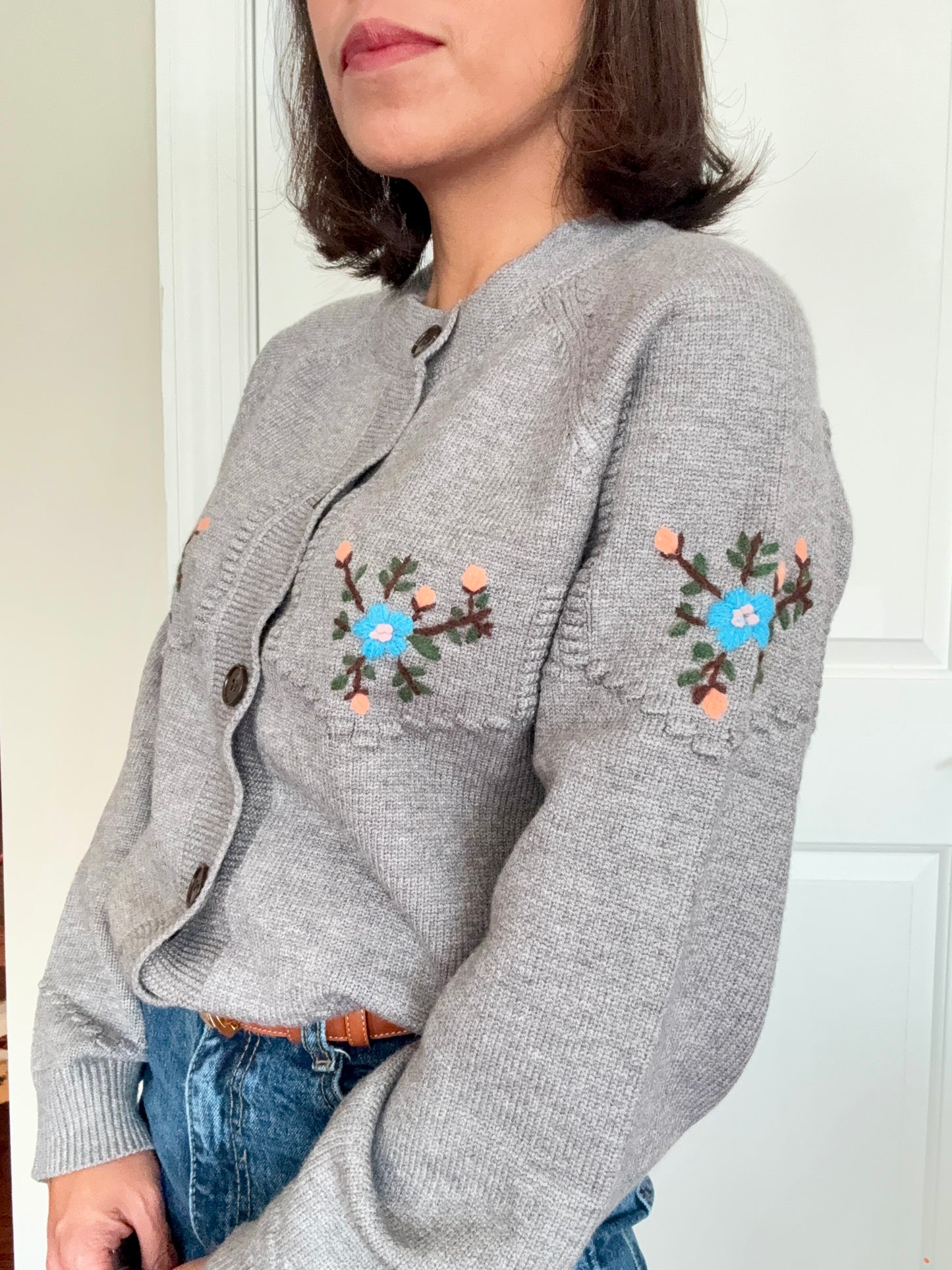 Embroidered Vintage Knit Cardigan – Gray