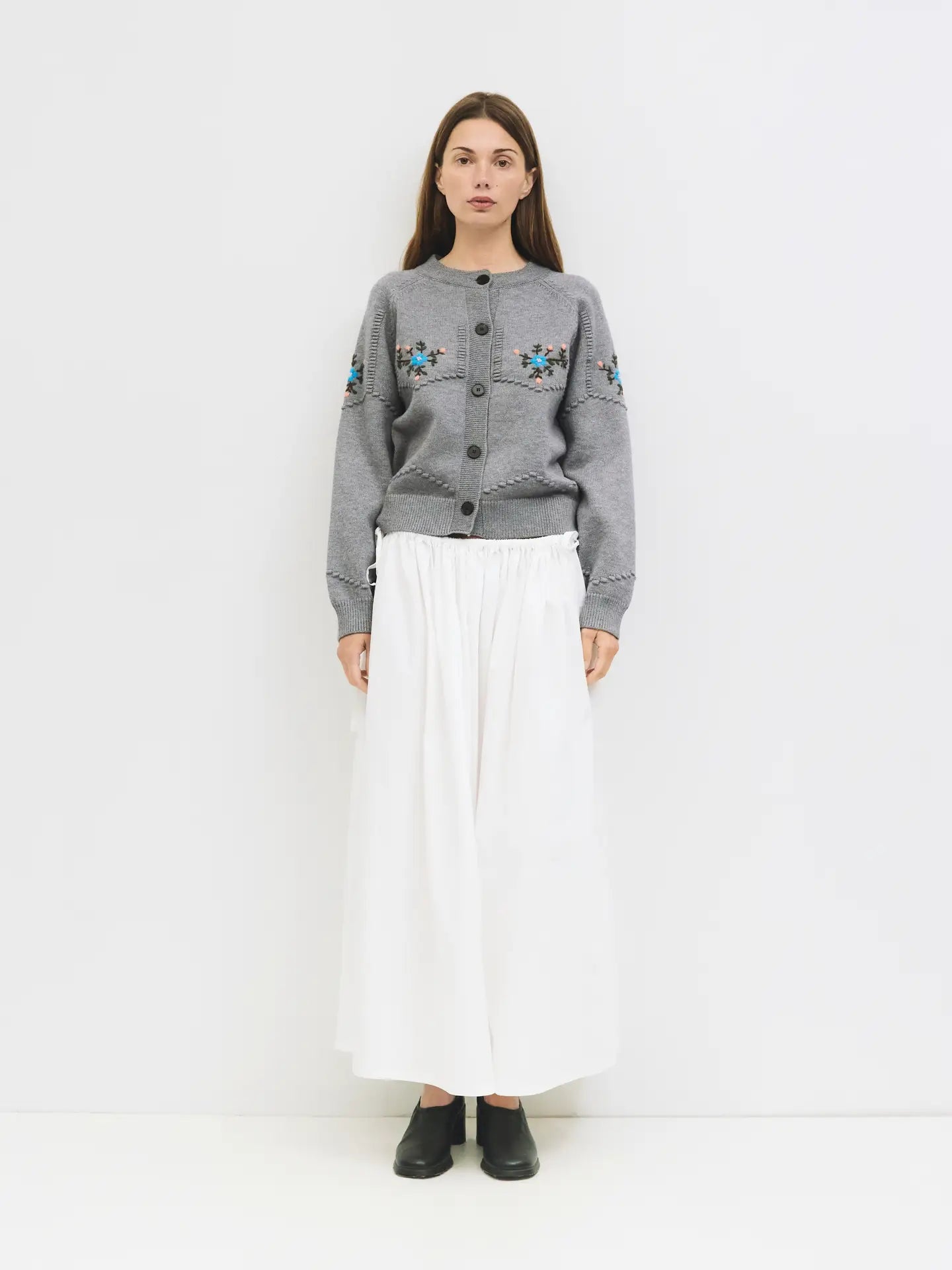 Embroidered Vintage Knit Cardigan – Gray