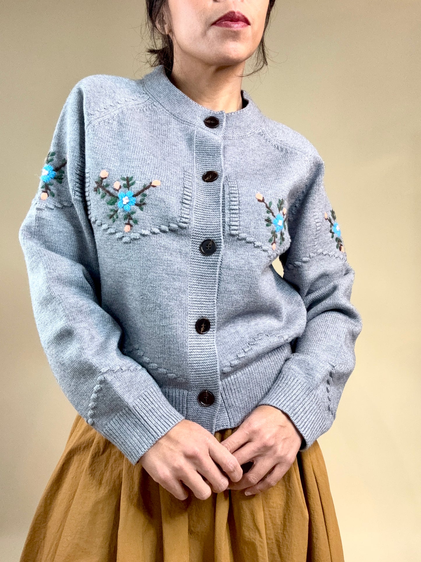 Embroidered Vintage Knit Cardigan – Gray